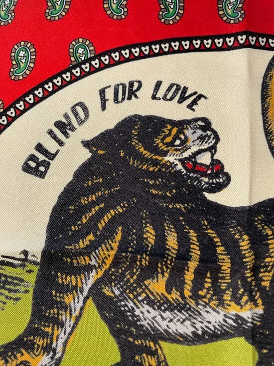 👜 Rare Gucci Blind For Love Tiger Moon Silk Scarf – NWT - Picture 9 of 16
